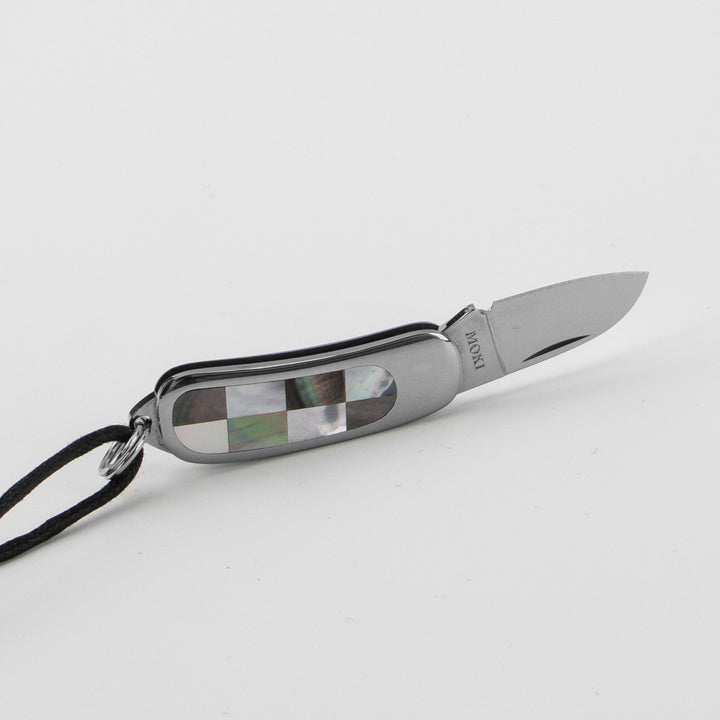 Knife on a thong 2,8 cm Check Moki AUS-6