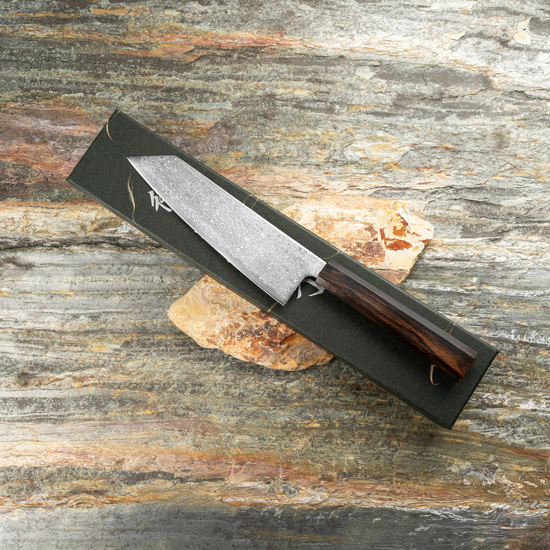 Bunka 17 cm Hatsukokoro Hikari Kurozame Damascus SLD