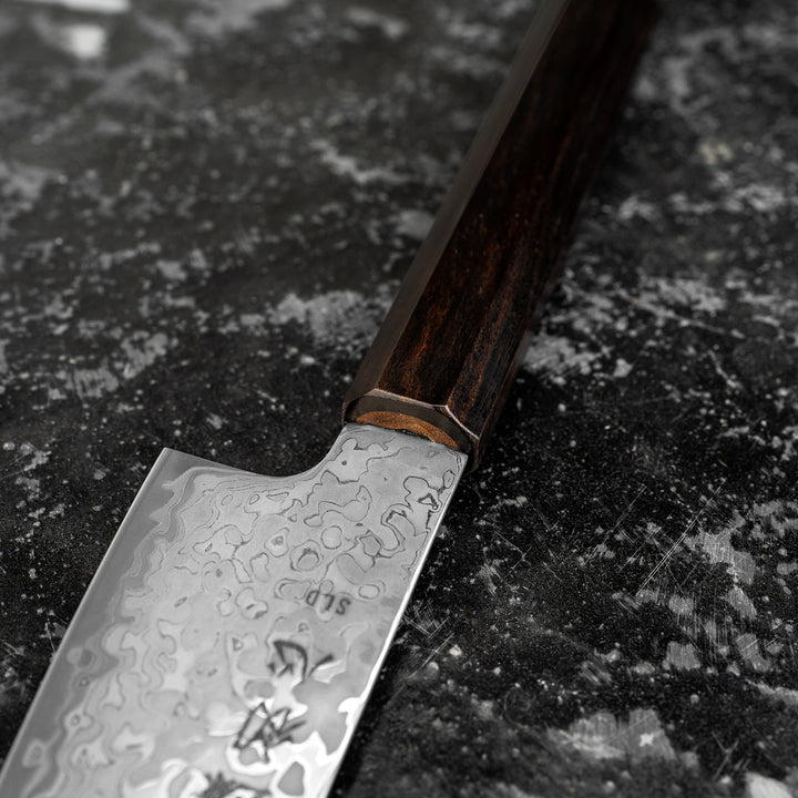 Ko-Santoku 15 cm Hatsukokoro Hikari Kurozame Damascus SLD