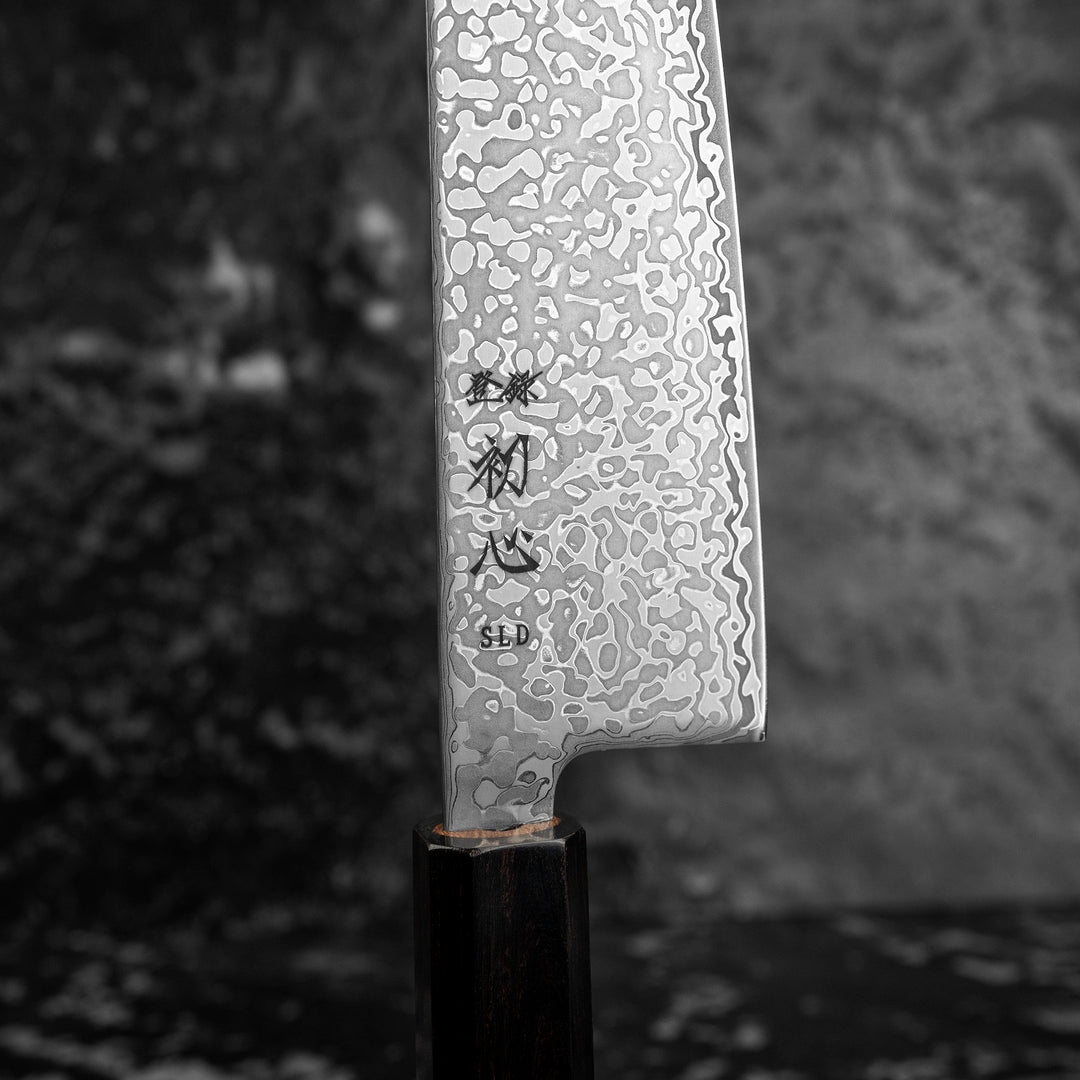 Santoku 17 cm Hatsukokoro Hikari Kurozame Damascus SLD