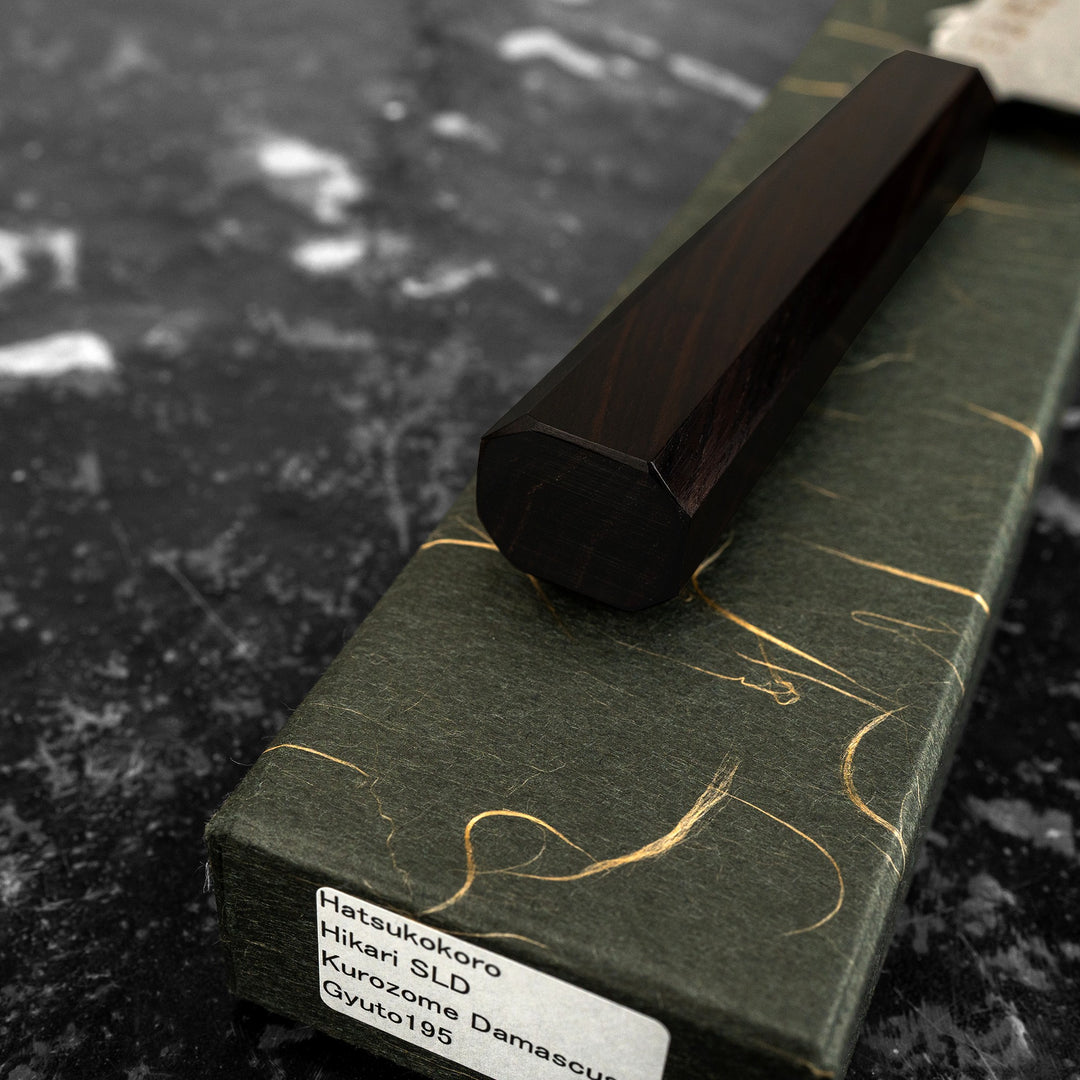 Gyuto 19,5 cm Hatsukokoro Hikari Kurozame Damascus SLD