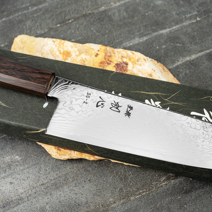 Bunka 17,5 cm Hatsukokoro Ryuhyo Damascus SG2