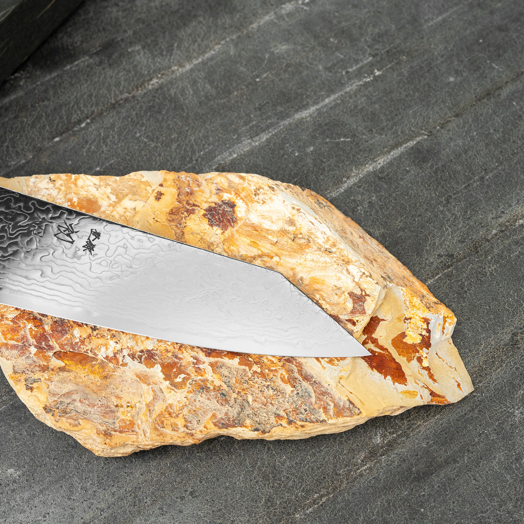 Bunka 17,5 cm Hatsukokoro Ryuhyo Damascus SG2