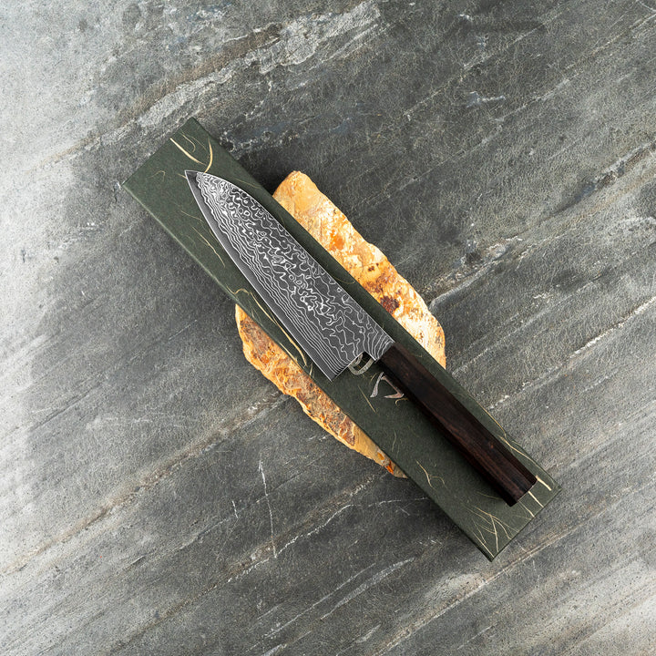 Santoku 17,5 cm Hatsukokoro Ryuhyo Damascus SG2