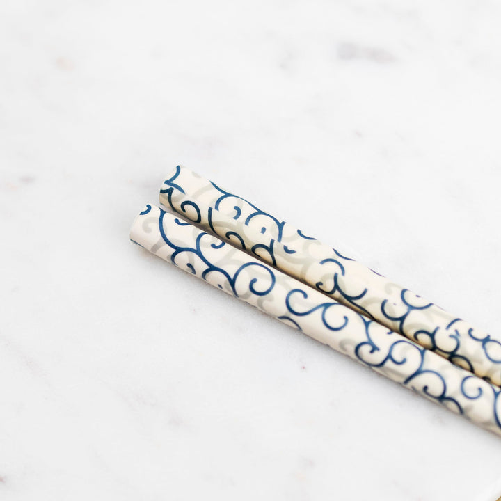 Kawai Japanese Sushi Chopsticks - Karakusa White