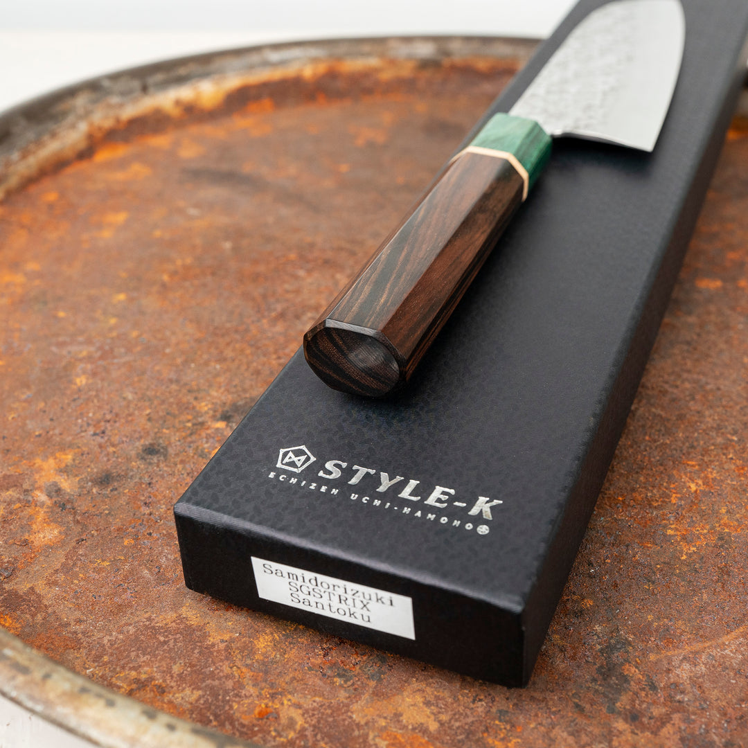 Santoku 16,5 cm Makoto Kurosaki Samidorizuki STRIX