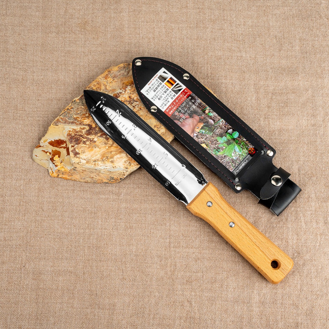 Hori Hori Garden Knife with a 17 cm Serrated Blade Tomita Nisaku