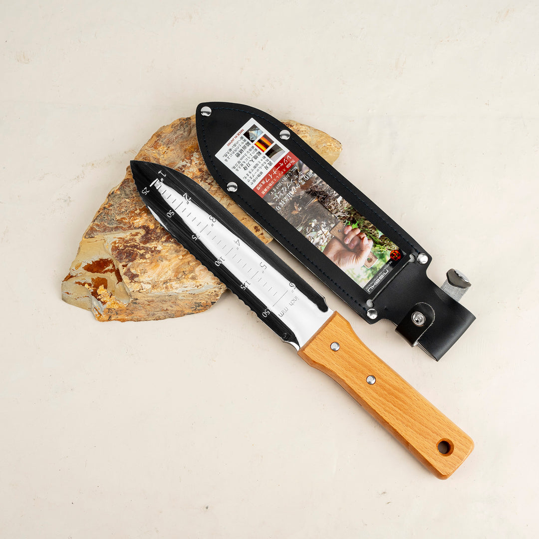 Hori Hori Garden Knife with a 17 cm Serrated Blade Tomita Nisaku