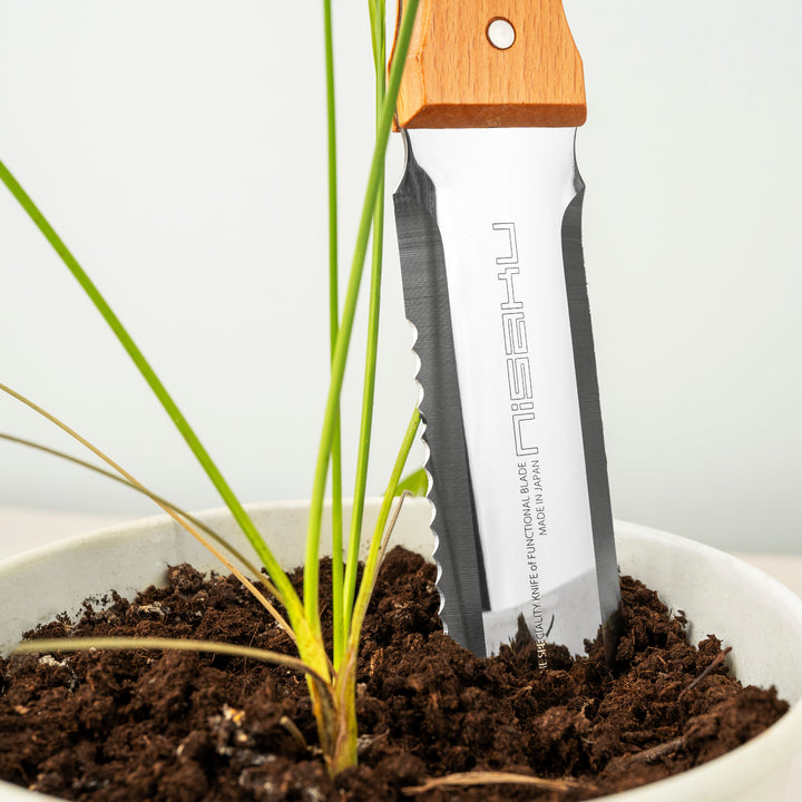 Hori Hori Garden Knife with a 17 cm Serrated Blade Tomita Nisaku