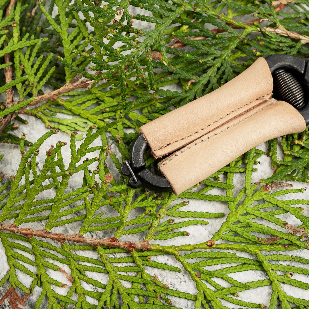 Japanese Cream Carbon Mini Pruning Shears 14 cm Toyama Hamono