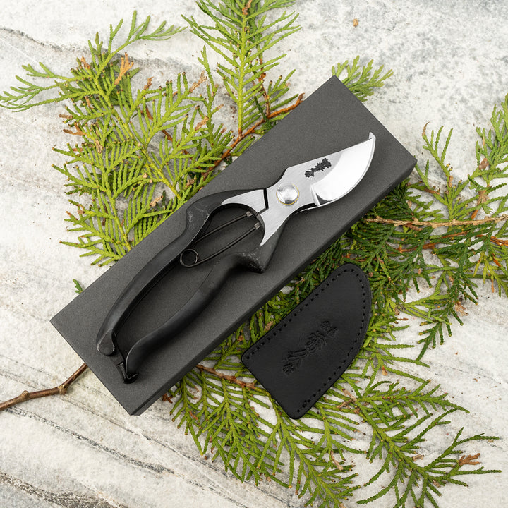 Japanese “M” Carbon Pruning Shears Asymmetrical 20 cm Toyama Hamono