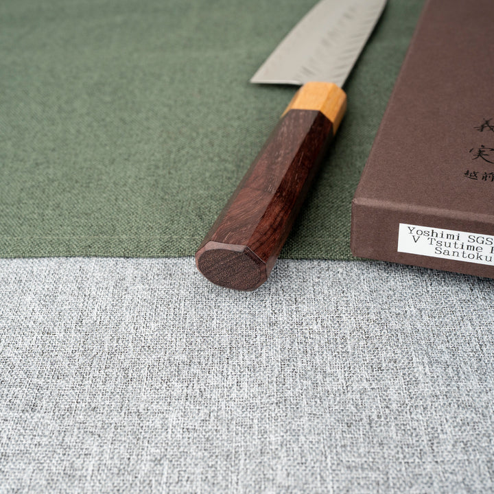 Santoku 17 cm Yoshimi Kato V-Tsuchi SGSTRIX