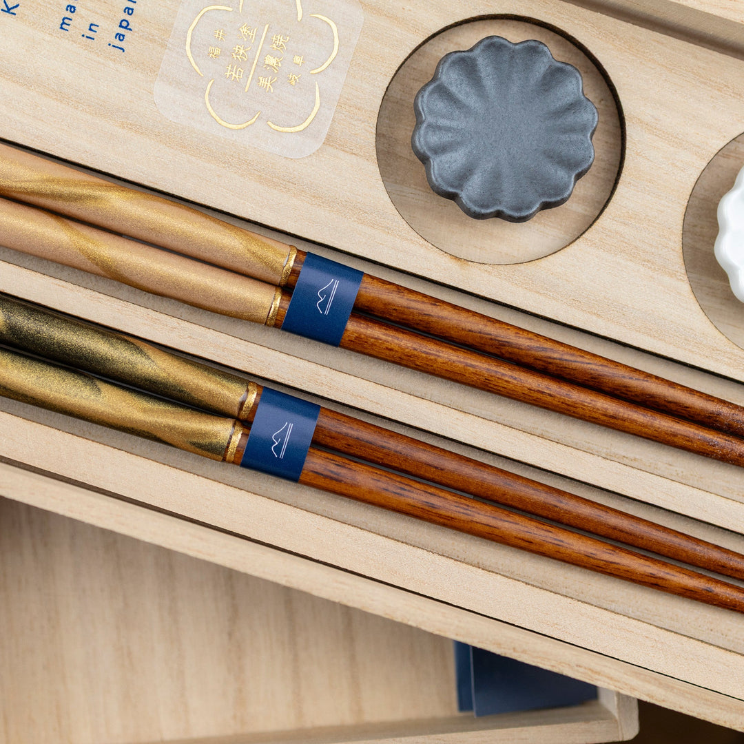 Kawai Japanese Sushi Chopsticks Set - Kurabi Samon