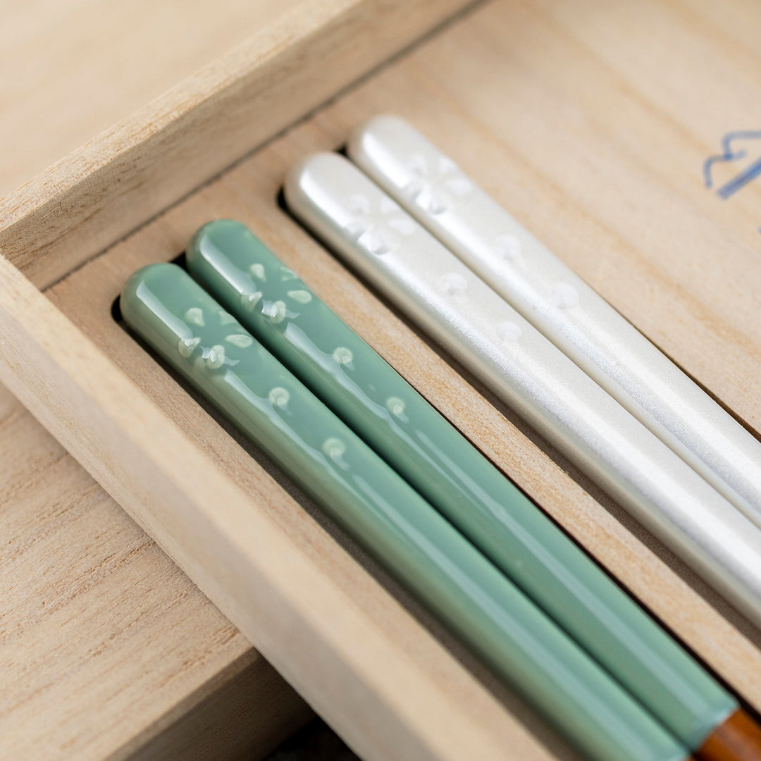 Kawai Japanese Sushi Chopsticks Set - Kurabi Toka