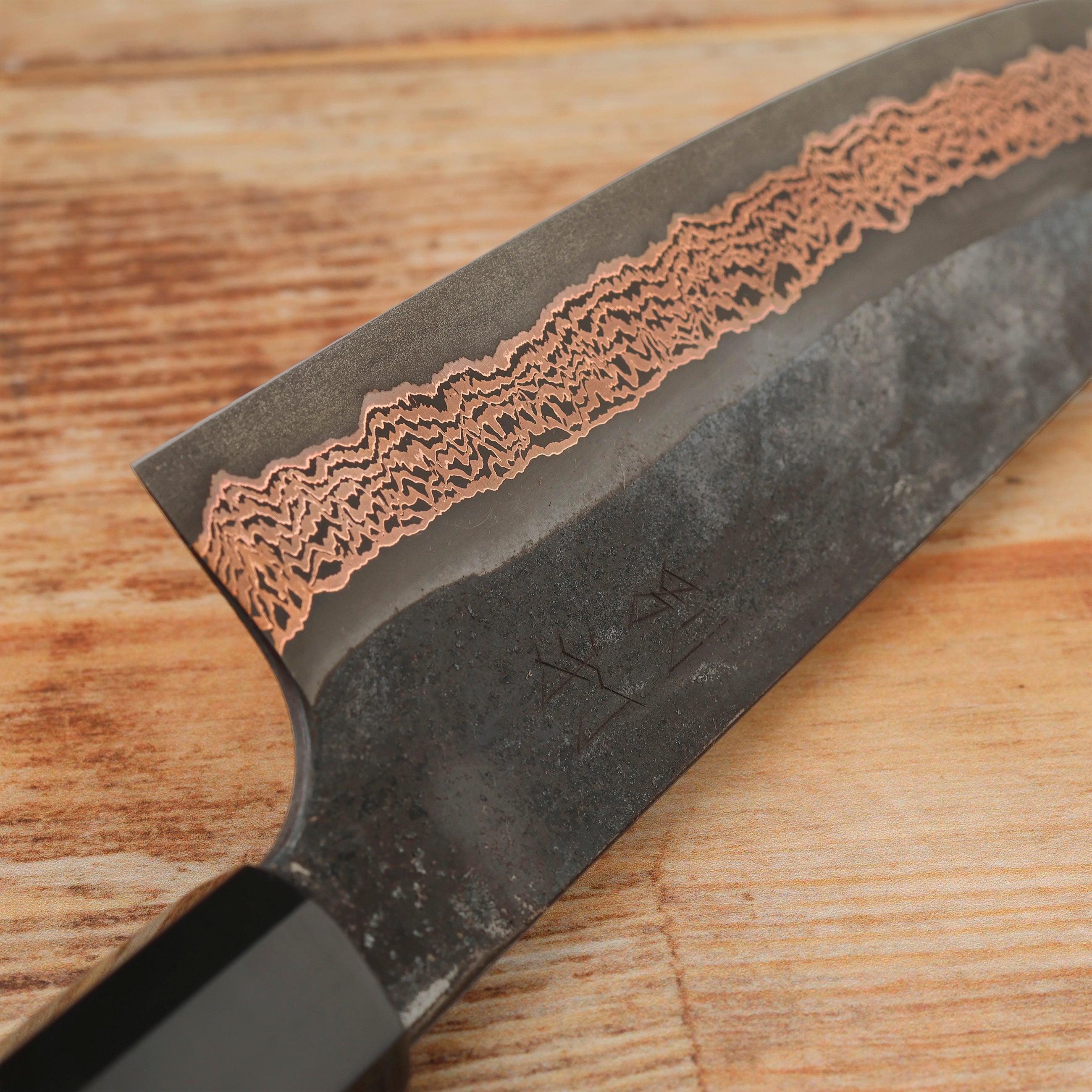 Santoku 18 cm Hatsukokoro Yorokobi Kurouchi SLD – Japan-knives.com